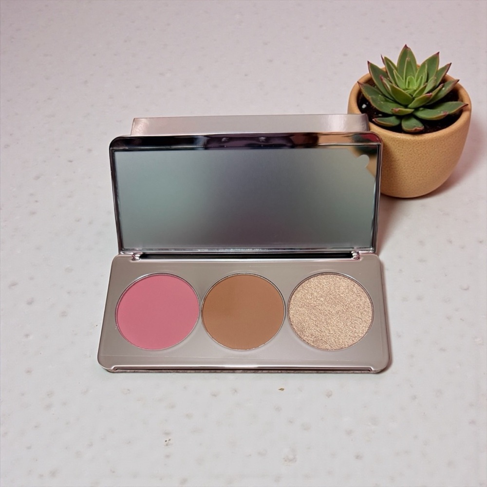 NIB! Girlactik Blush Me & Glow Face Palette!